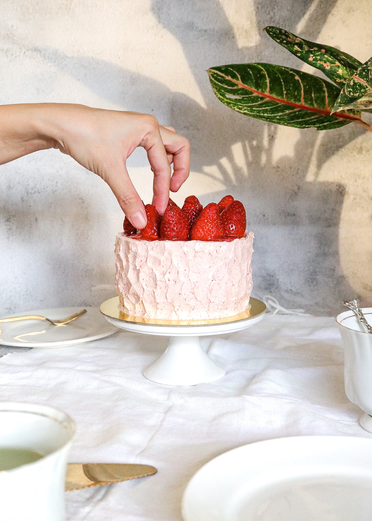 Vanilla Strawberry Overload Cake (monk fruit - sugar-free sweetener)