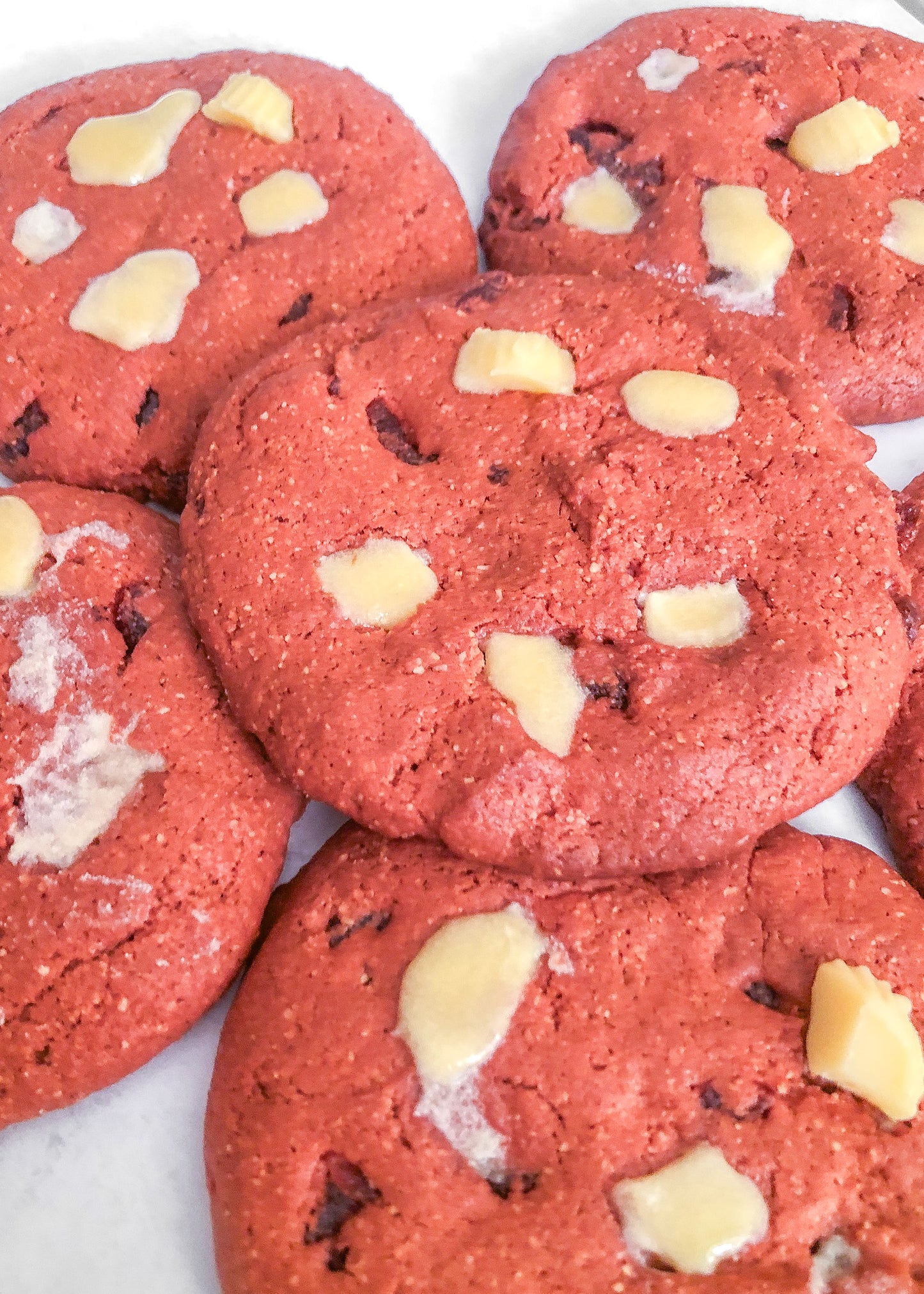 Strawberry White Chocolate Cookies (5 Pieces Palm Size)