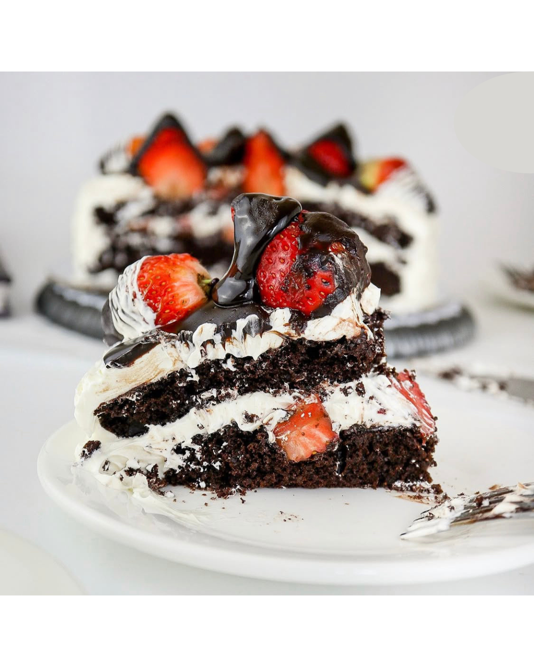 Strawberry Chocolate Cake (3-day Lead Time)