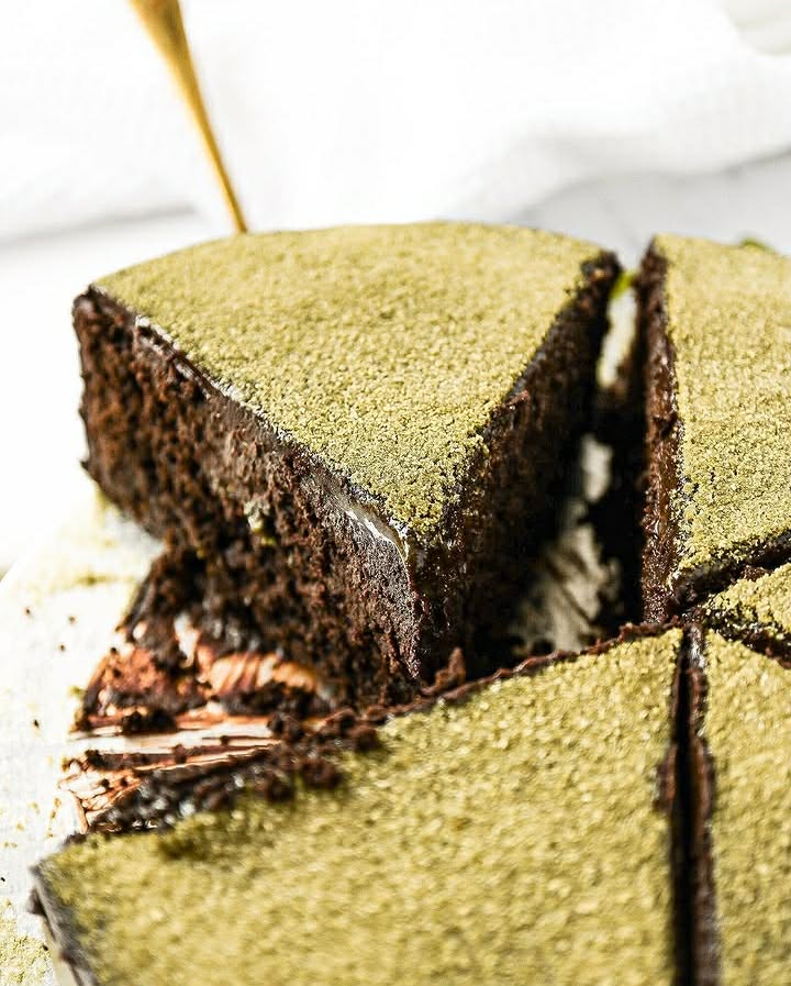 Dark Chocolate Matcha Cake 6"-8"