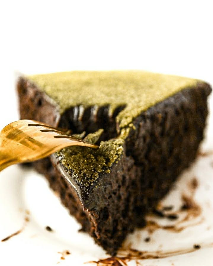 Dark Chocolate Matcha Cake 6"-8"