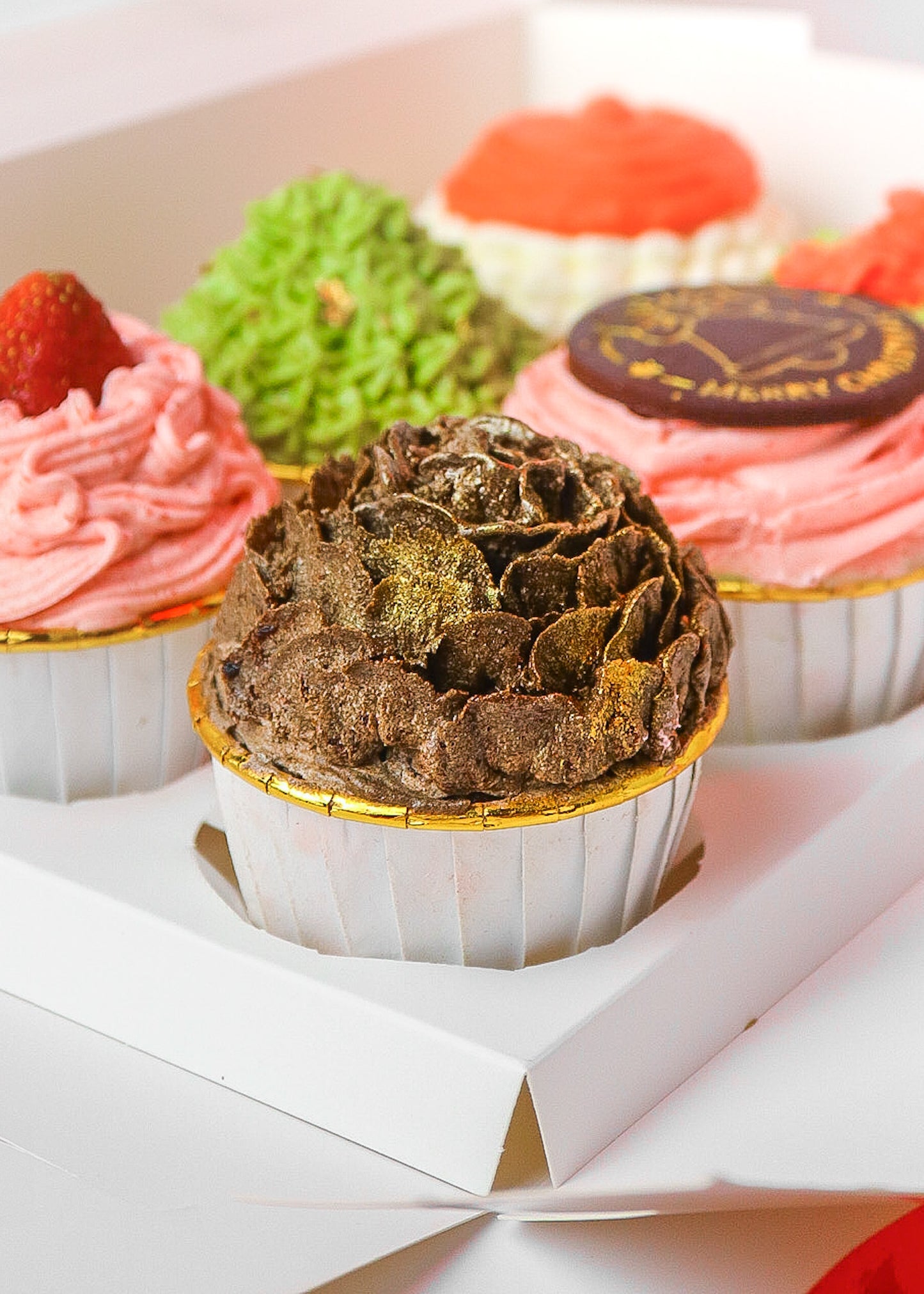 Christmas Holiday Cupcakes (6 Pieces) (Pre-order for December 15-24)