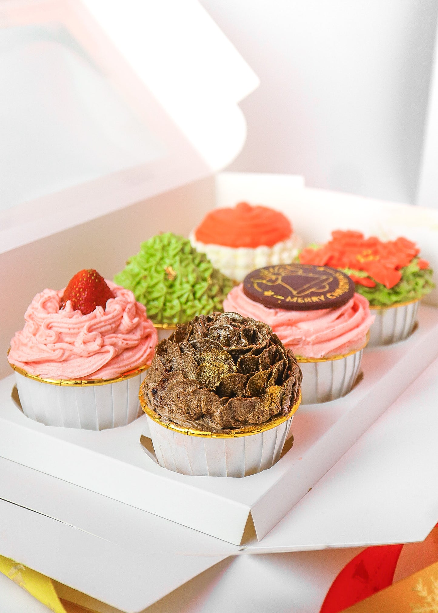 Christmas Holiday Cupcakes (6 Pieces) (Pre-order for December 15-24)