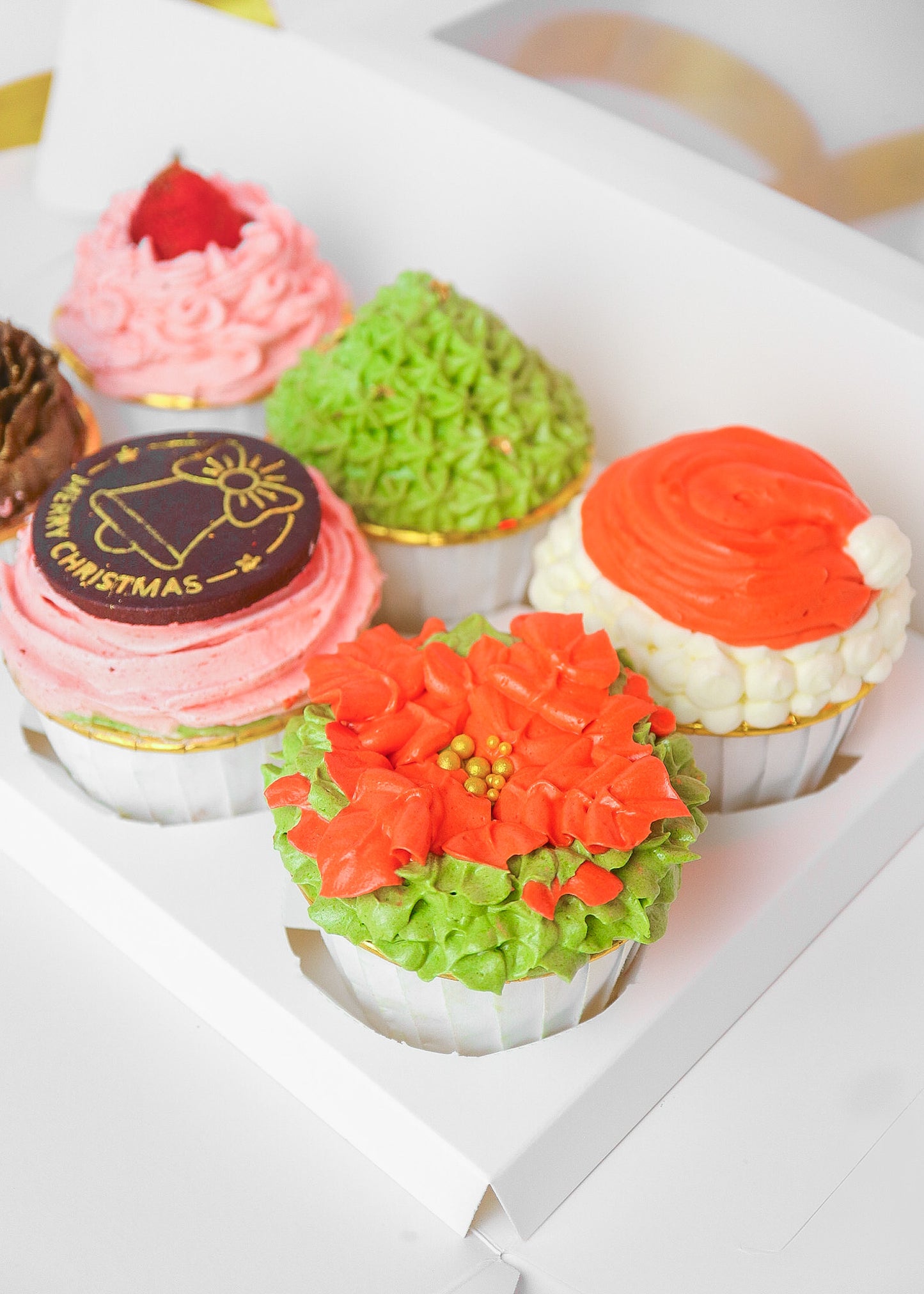 Christmas Holiday Cupcakes (6 Pieces) (Pre-order for December 15-24)