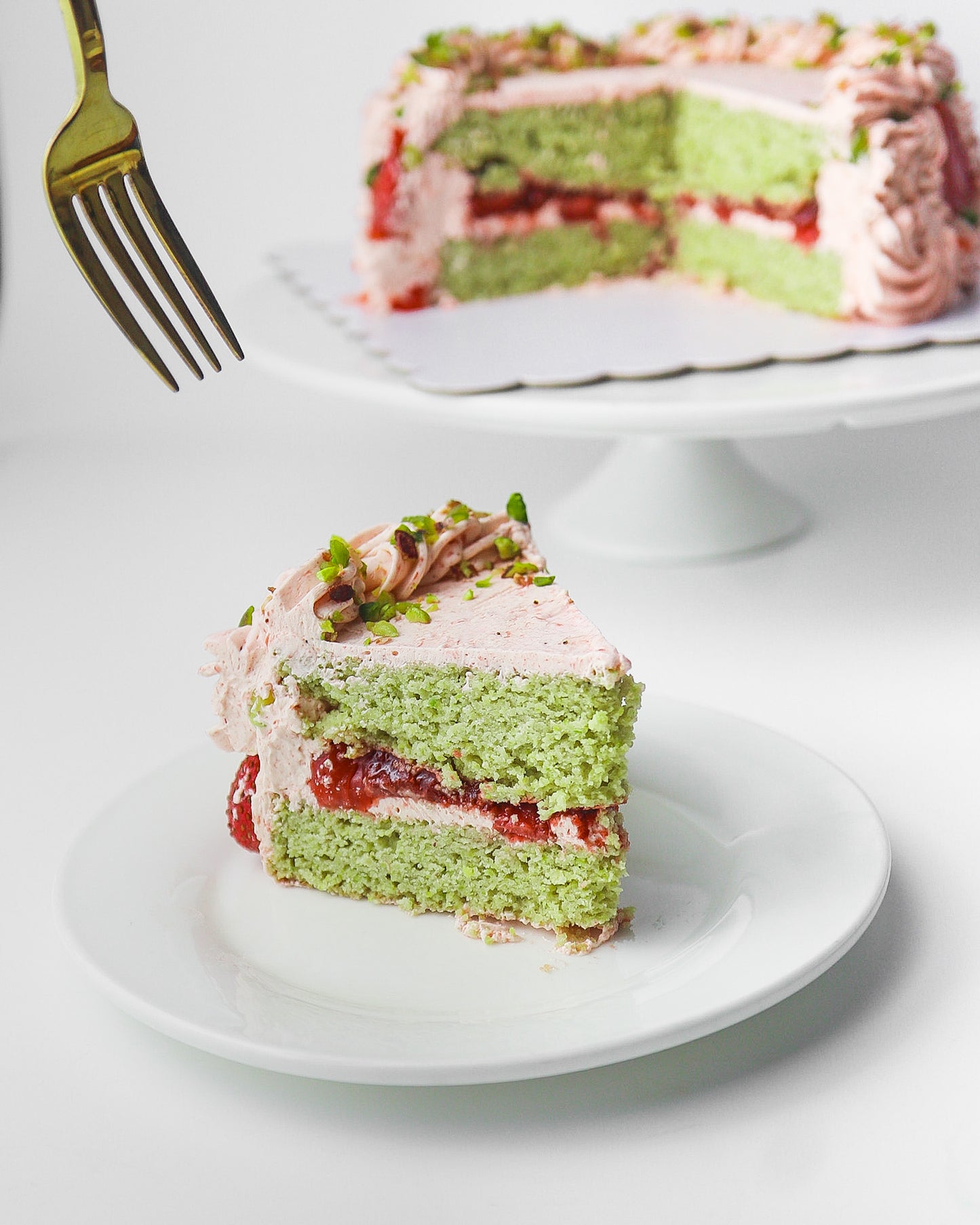 Strawberry Pistachio Cake (Pre-order: 3-Day Lead Time)