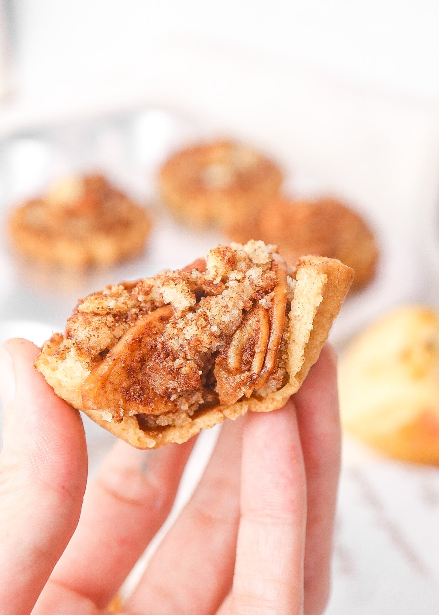 Cinnamon Apple Crumble Tart