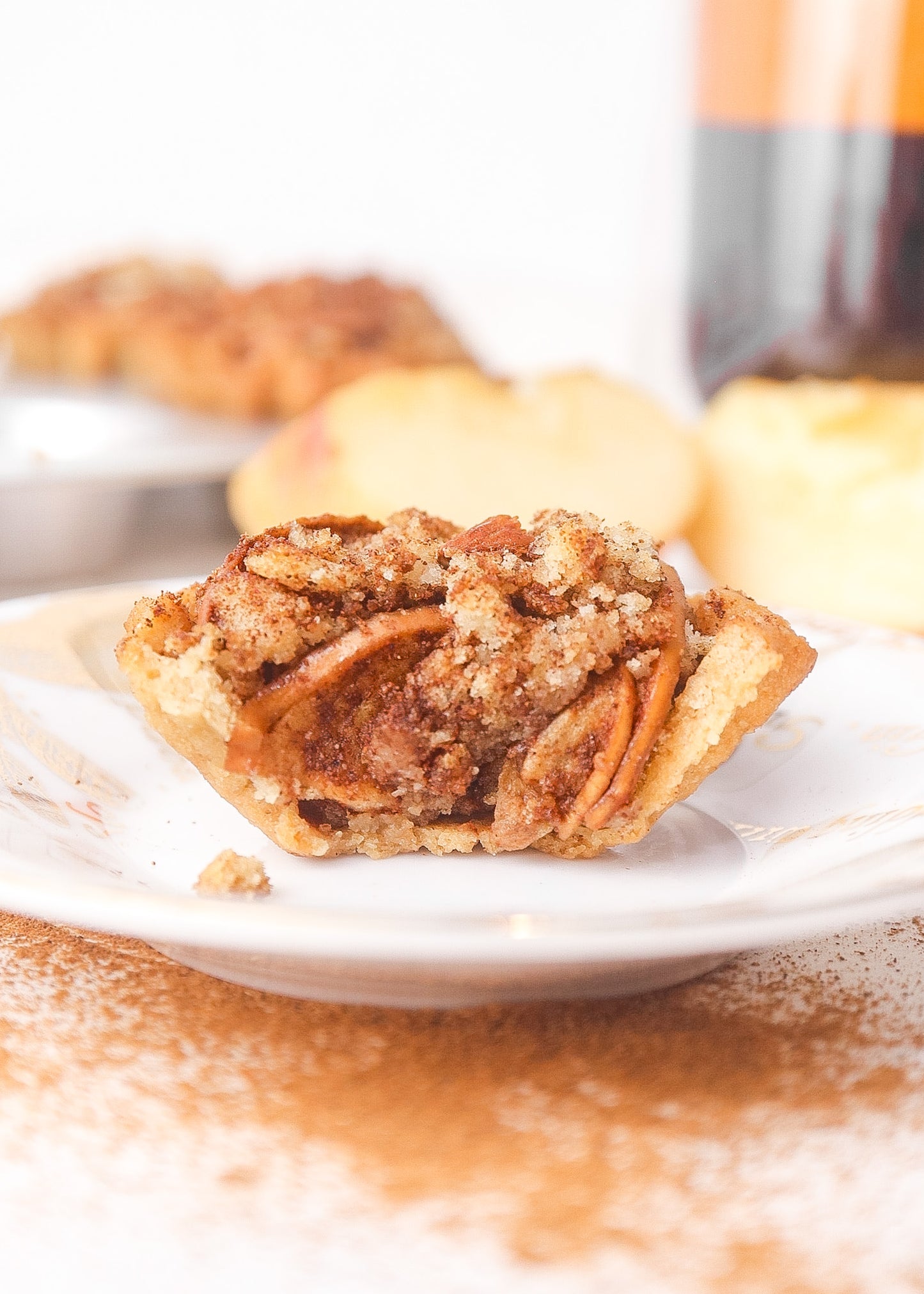 Cinnamon Apple Crumble Tart