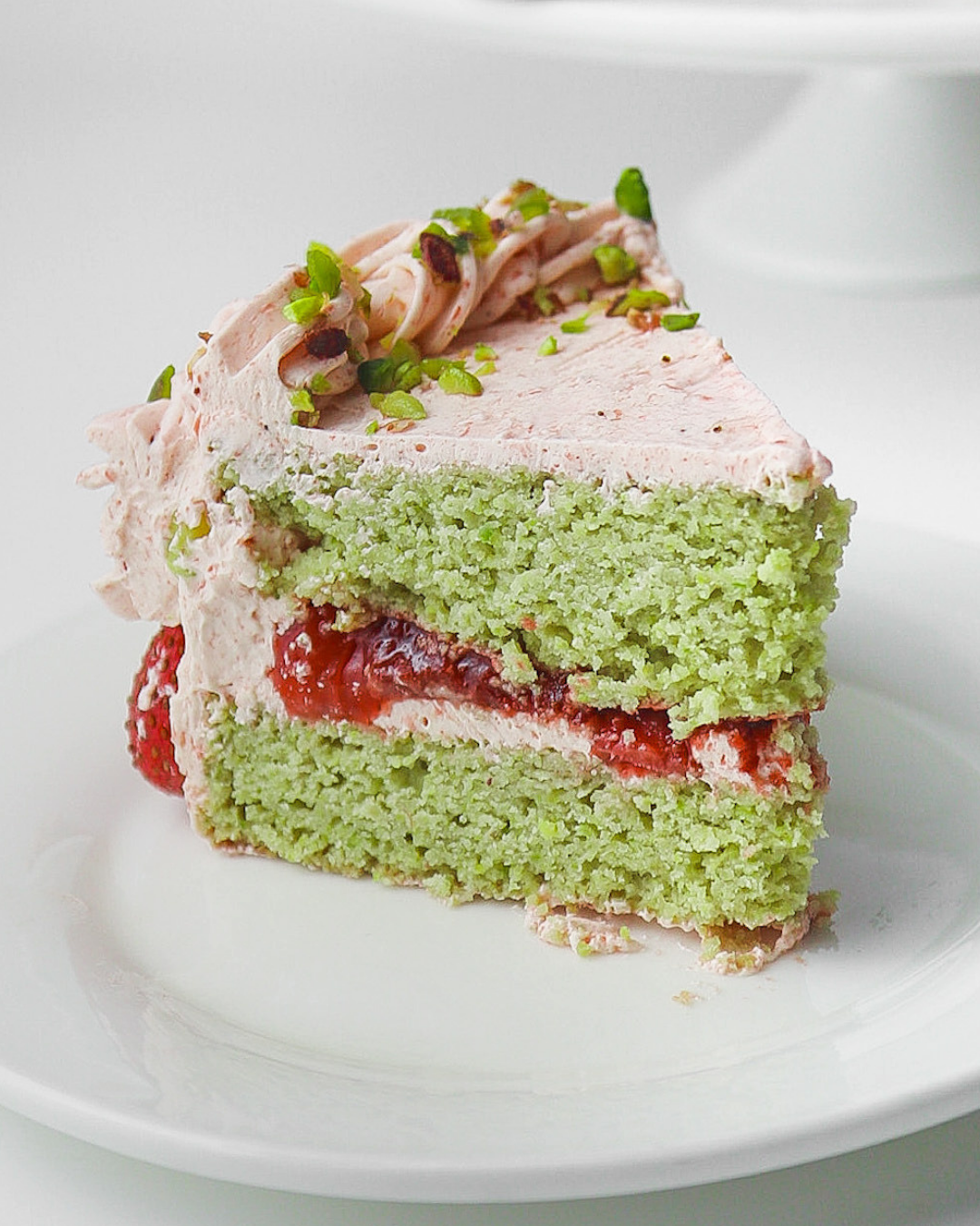 Strawberry Pistachio Cake 8"