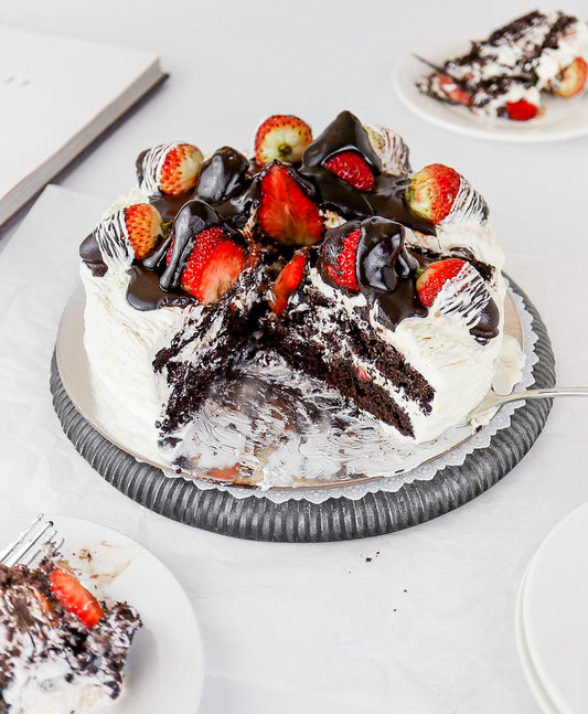 Strawberry Chocolate Cake (Pre-order: 3-Day Lead Time)