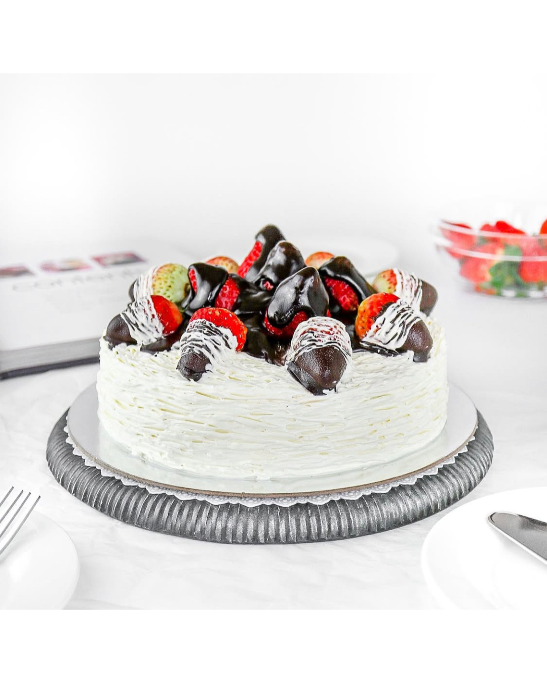 Strawberry Chocolate Cake  (3-day Lead Time)