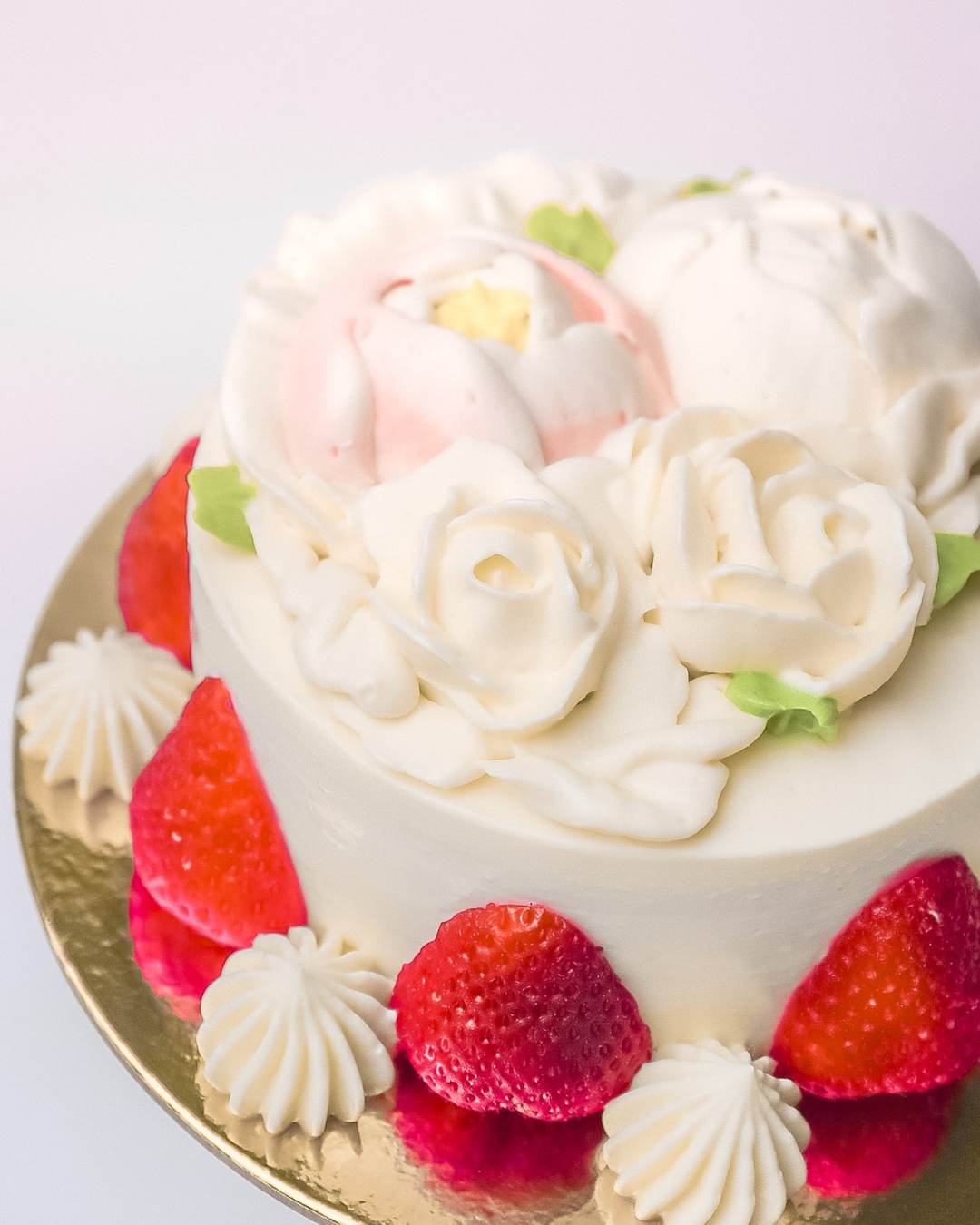 Rosette Strawberry Pistachio Cake 8"